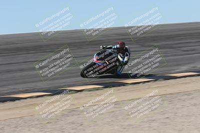 media/Oct-13-2025-Moto Forza (Mon) [[a66d839500]]/3-B Group/Session 2 (Bowl)/